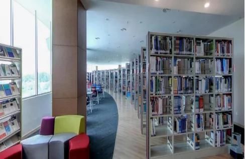 玛莎大学院校图片